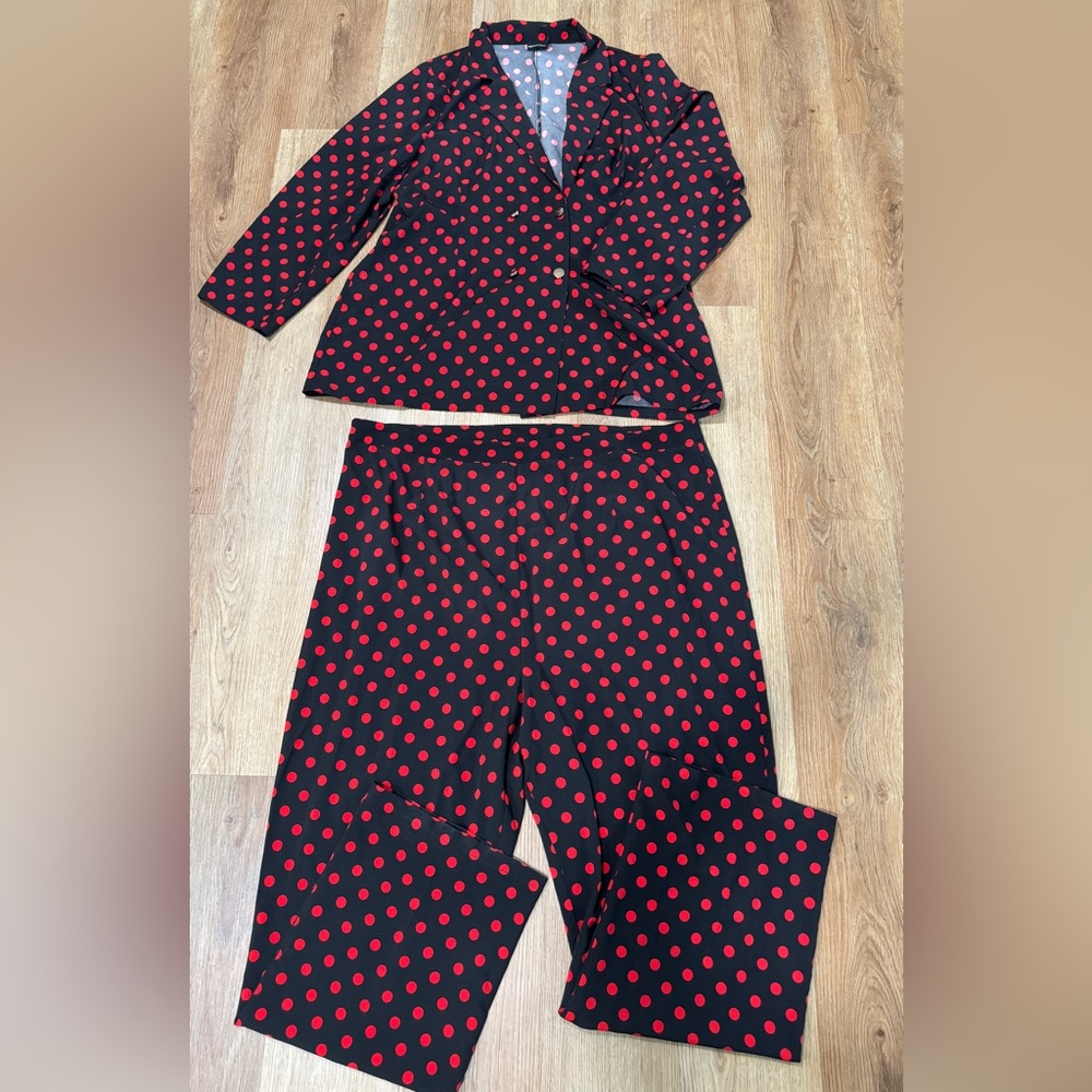 PrettyLittleThing  Red and Black Polka Dot Set 2 piezas